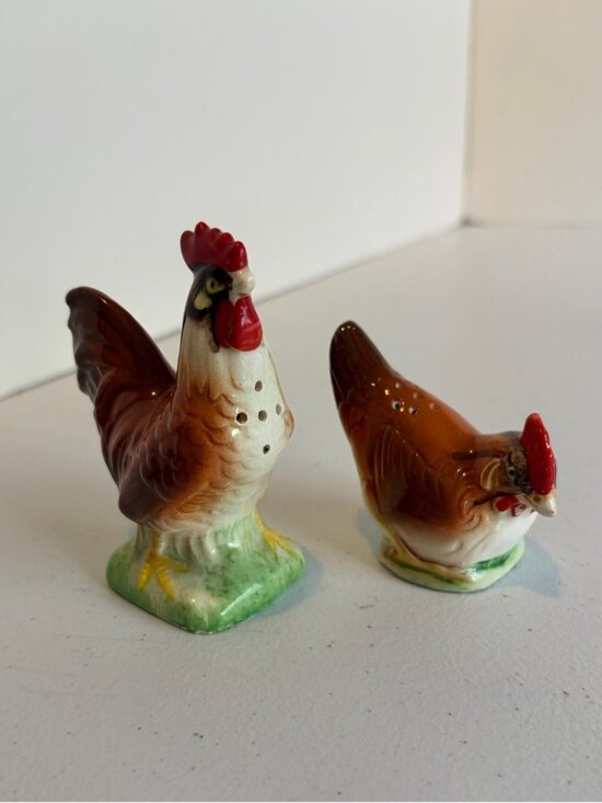Vintage Other - Vintage Rooster Chicken Hen Salt and Pepper shakers Kitsch kitchen Farmhouse 60s